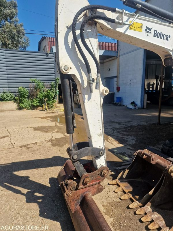 MINI PELLE SUR CHENILLE CAOUTCHOUC BOBCAT 5T E45 AVEC 3 GODETS - 2017 - 1715h - Mini excavator: Foto 4 MINI PELLE SUR CHENILLE CAOUTCHOUC BOBCAT 5T E45 AVEC 3 GODETS - 2017 - 1715h - Mini excavator: Foto 4