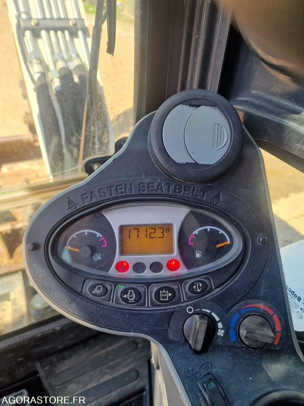 MINI PELLE SUR CHENILLE CAOUTCHOUC BOBCAT 5T E45 AVEC 3 GODETS - 2017 - 1715h - Mini excavator: Foto 5 MINI PELLE SUR CHENILLE CAOUTCHOUC BOBCAT 5T E45 AVEC 3 GODETS - 2017 - 1715h - Mini excavator: Foto 5