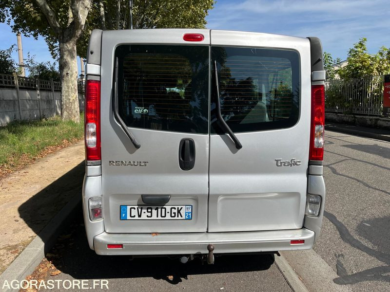 MINIBUS VL - 9 PLACES - TRAFIC - L2 H1 - 115 CH - CLIM- 165200 KMS - ATTELAGE - Microbuz, Transport persoane: Foto 5 MINIBUS VL - 9 PLACES - TRAFIC - L2 H1 - 115 CH - CLIM- 165200 KMS - ATTELAGE - Microbuz, Transport persoane: Foto 5