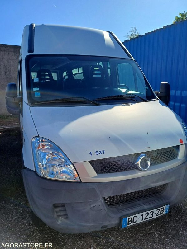 MINICAR DAILY - N°19937 - MEC 2010 -258009KM BC-123-ZB - Microbuz, Transport persoane: Foto 2 MINICAR DAILY - N°19937 - MEC 2010 -258009KM BC-123-ZB - Microbuz, Transport persoane: Foto 2