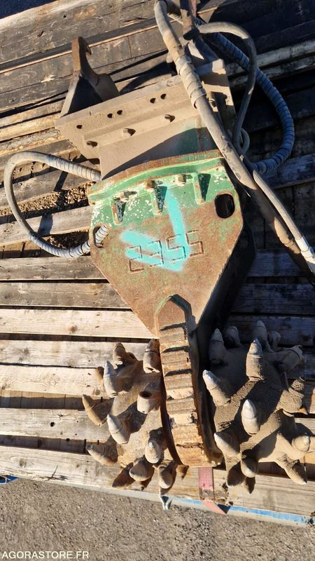 Fraise pour pelle 20t - Maşina comunala: Foto 1 Fraise pour pelle 20t - Maşina comunala: Foto 1