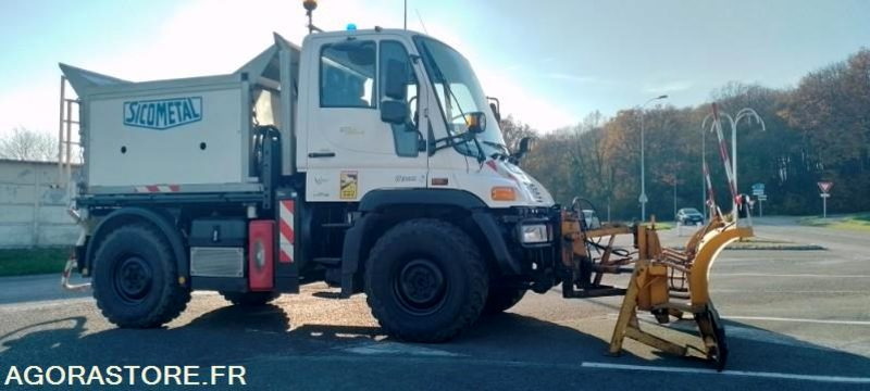 Mercedes UNIMOG U300 2011 24300 kms avec lame de déneigement + saleuse - Utilaj deszăpezire: Foto 3 Mercedes UNIMOG U300 2011 24300 kms avec lame de déneigement + saleuse - Utilaj deszăpezire: Foto 3