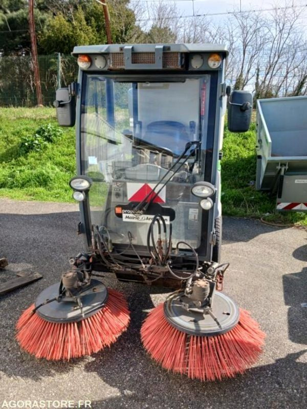 Mini balayeuse HAKO C1250 - Măturătoare stradală: Foto 1 Mini balayeuse HAKO C1250 - Măturătoare stradală: Foto 1