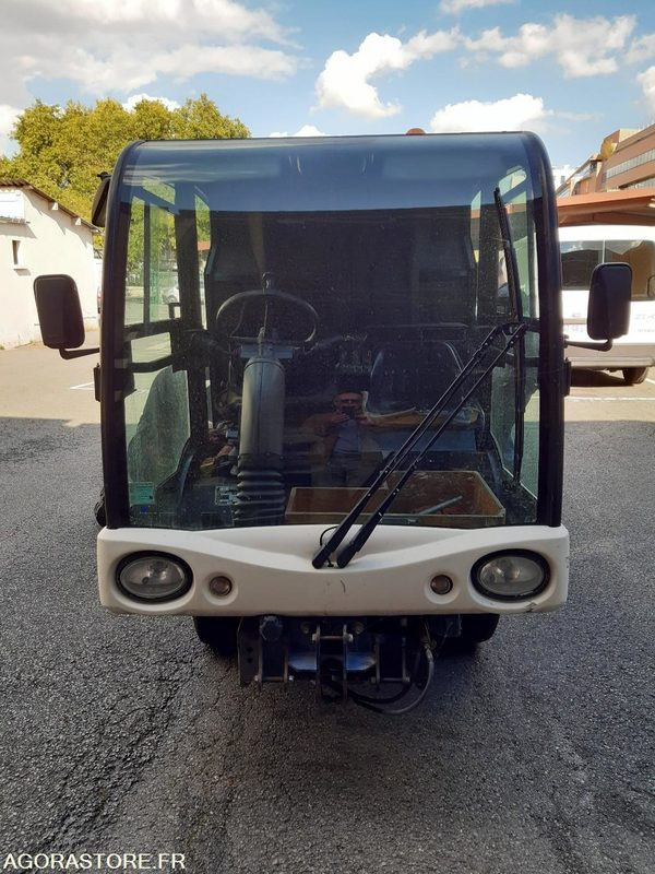 Mini laveuse Mathieu M10 - Vehicul utilitar electric: Foto 1 Mini laveuse Mathieu M10 - Vehicul utilitar electric: Foto 1