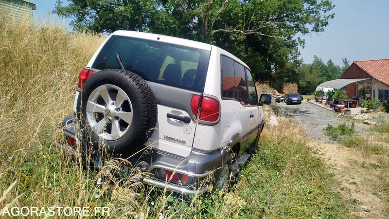 Nissan Terrano - 2004 - SUV: Foto 4 Nissan Terrano - 2004 - SUV: Foto 4