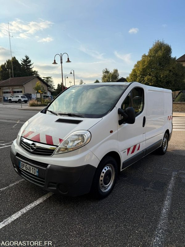 OPEL VIVARO 2L CDTI 90CH moteur 2L dci 90ch à chaine de distribution - Autoutilitară compactă: Foto 2 OPEL VIVARO 2L CDTI 90CH moteur 2L dci 90ch à chaine de distribution - Autoutilitară compactă: Foto 2