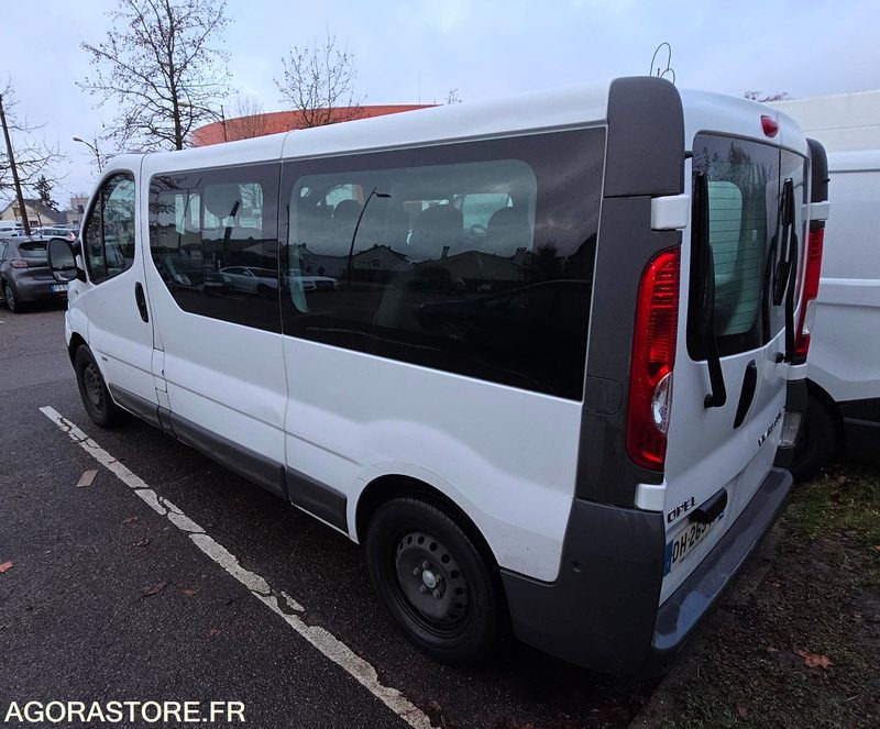 Opel Vivaro Combi 9 places L2H1 -2.0 cdti 120ch - Roulant - Microbuz, Transport persoane: Foto 2 Opel Vivaro Combi 9 places L2H1 -2.0 cdti 120ch - Roulant - Microbuz, Transport persoane: Foto 2
