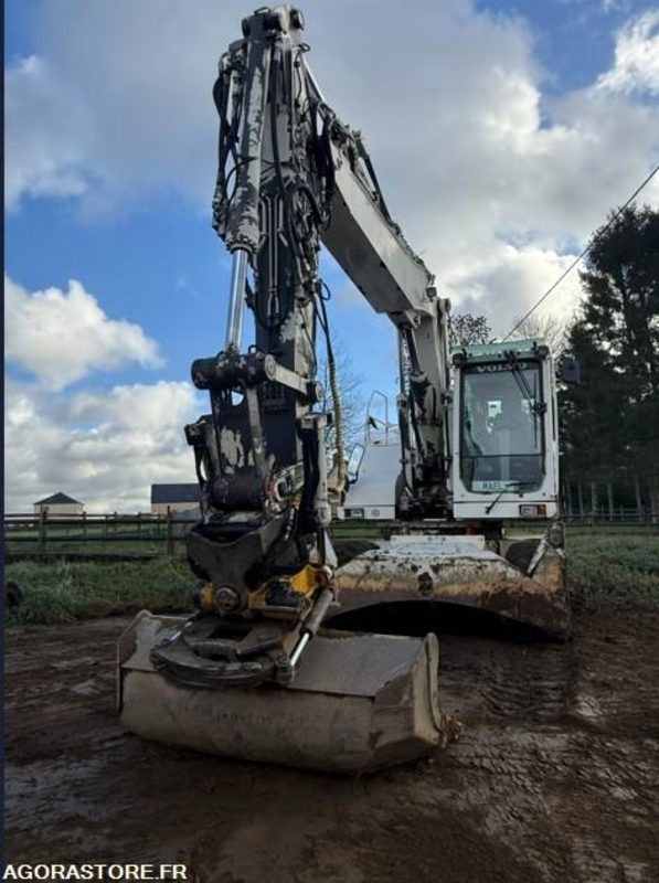 PELLE SUR PNEUS - VOLVO -EW160D - 2014 - 14700H - Excavator: Foto 3 PELLE SUR PNEUS - VOLVO -EW160D - 2014 - 14700H - Excavator: Foto 3