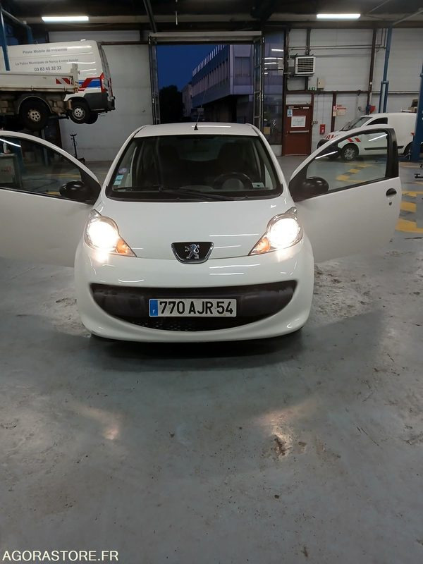PEUGEOT 107 - 2008 - 142642 KM - Automobil: Foto 1 PEUGEOT 107 - 2008 - 142642 KM - Automobil: Foto 1