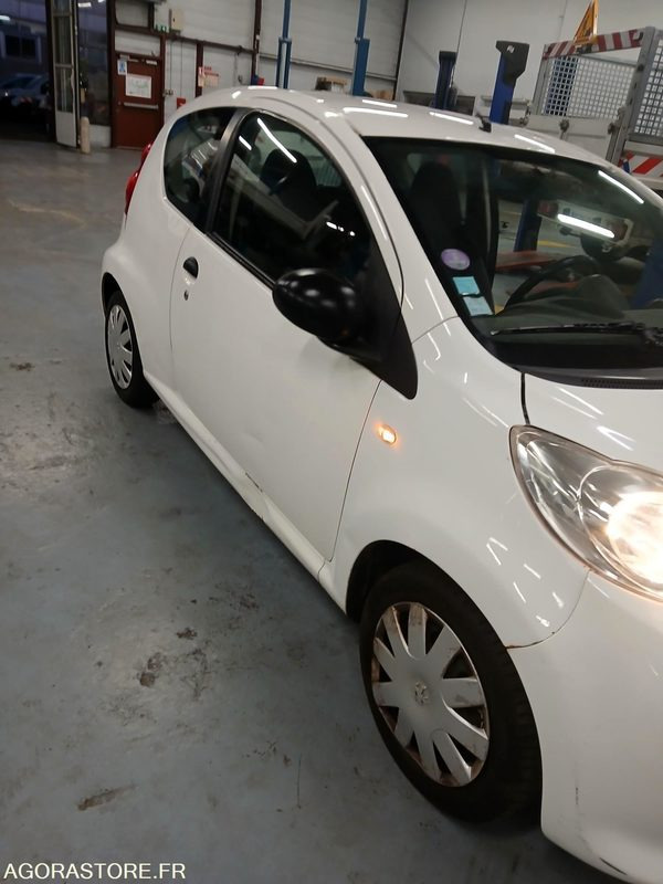 PEUGEOT 107 - 2008 - 142642 KM - Automobil: Foto 2 PEUGEOT 107 - 2008 - 142642 KM - Automobil: Foto 2