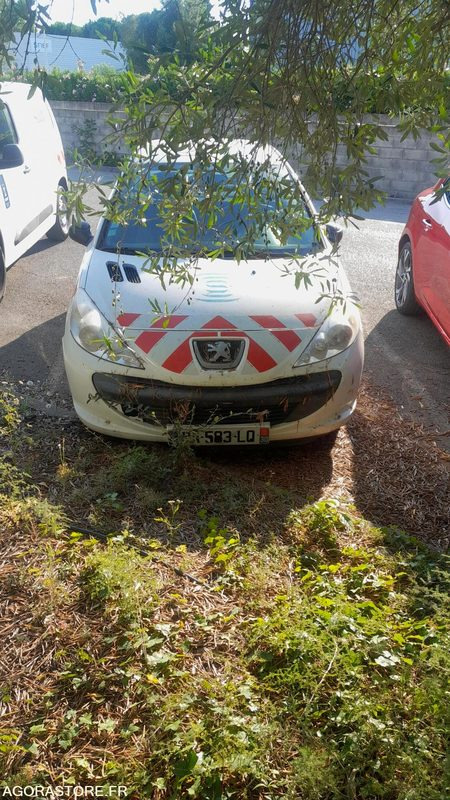PEUGEOT 206 + BA583LQ // 2010 // NON ROULANT // ETAT INCONNU - Automobil: Foto 3 PEUGEOT 206 + BA583LQ // 2010 // NON ROULANT // ETAT INCONNU - Automobil: Foto 3