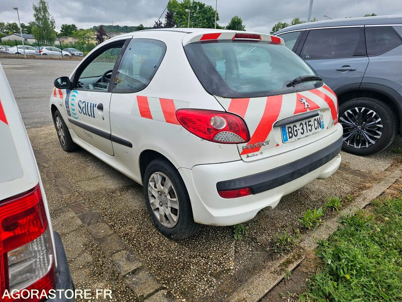 PEUGEOT 206+ - BG315CN - 2011 / 216 501 KM - Automobil: Foto 4 PEUGEOT 206+ - BG315CN - 2011 / 216 501 KM - Automobil: Foto 4