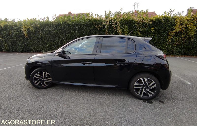 PEUGEOT 208 100 S&S EAT8 - finition ALLURE - MEC 2023 - Automobil: Foto 1 PEUGEOT 208 100 S&S EAT8 - finition ALLURE - MEC 2023 - Automobil: Foto 1