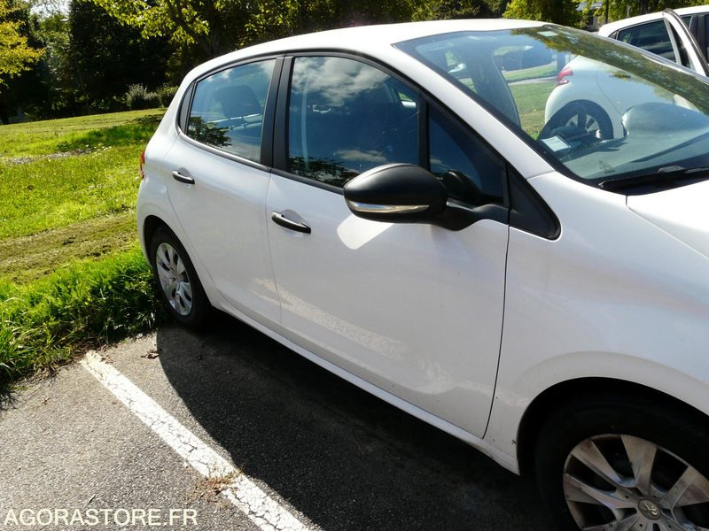 PEUGEOT 208 DX190CZ - Automobil: Foto 2 PEUGEOT 208 DX190CZ - Automobil: Foto 2