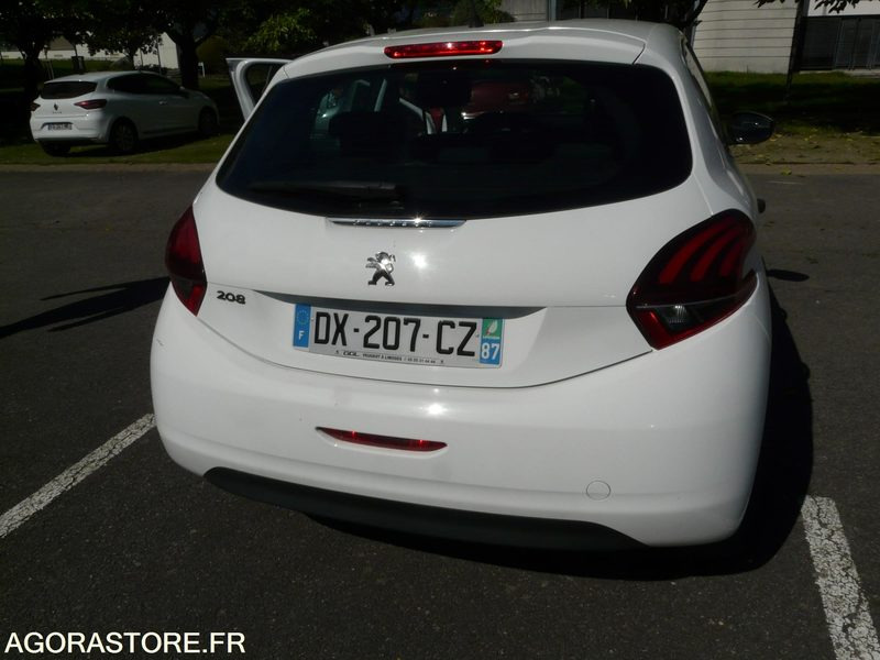 PEUGEOT 208 DX207CZ - Automobil: Foto 2 PEUGEOT 208 DX207CZ - Automobil: Foto 2