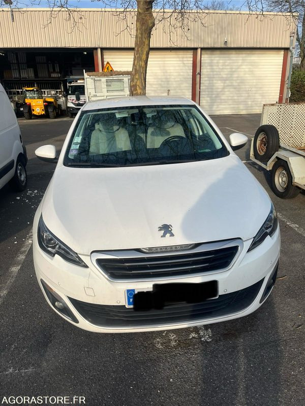 PEUGEOT 308 ESSENCE 130000 kms 2016 - Automobil: Foto 1 PEUGEOT 308 ESSENCE 130000 kms 2016 - Automobil: Foto 1