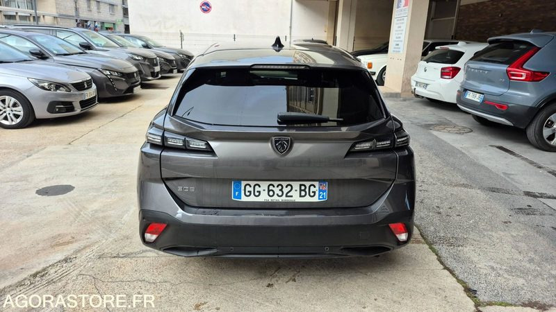 PEUGEOT 308 III (P5) SW 1.5 BlueHDi 16V S&S 130 cv Boîte automatique pas TVA - Mașină break: Foto 3 PEUGEOT 308 III (P5) SW 1.5 BlueHDi 16V S&S 130 cv Boîte automatique pas TVA - Mașină break: Foto 3