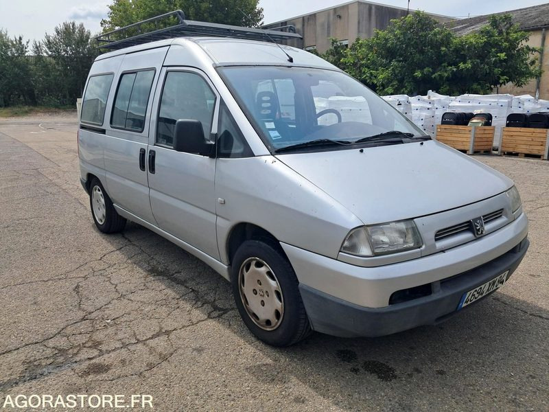 PEUGEOT EXPERT COMBI 8 PLACES - Microbuz, Transport persoane: Foto 2 PEUGEOT EXPERT COMBI 8 PLACES - Microbuz, Transport persoane: Foto 2