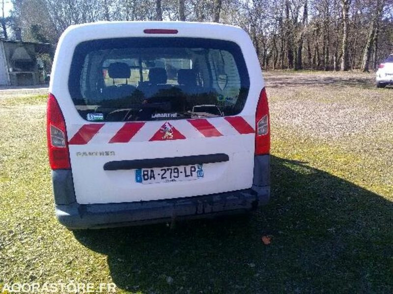 PEUGEOT Partner - 218886km - 2010 - Autoutilitară compactă: Foto 2 PEUGEOT Partner - 218886km - 2010 - Autoutilitară compactă: Foto 2