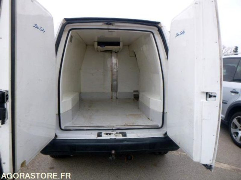 PEUGEOT expert frigorifique - 2003 - 96 210km - BON ETAT - Autoutilitară compactă: Foto 5 PEUGEOT expert frigorifique - 2003 - 96 210km - BON ETAT - Autoutilitară compactă: Foto 5