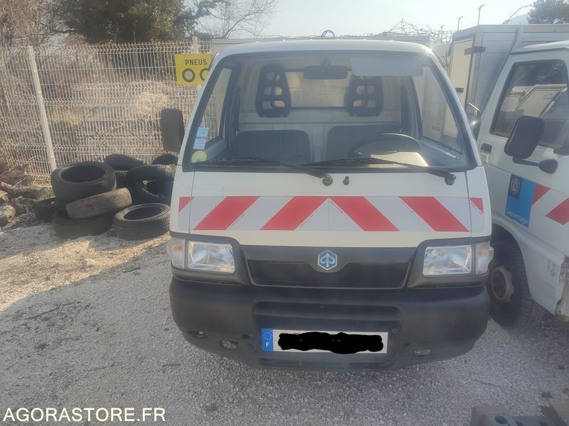 PIAGGIO 866 CZT 38 PORTER VENDU POUR PIECES VENDU SANS CONTROLE TECHNIQUE - Autoutilitară basculantă: Foto 1 PIAGGIO 866 CZT 38 PORTER VENDU POUR PIECES VENDU SANS CONTROLE TECHNIQUE - Autoutilitară basculantă: Foto 1