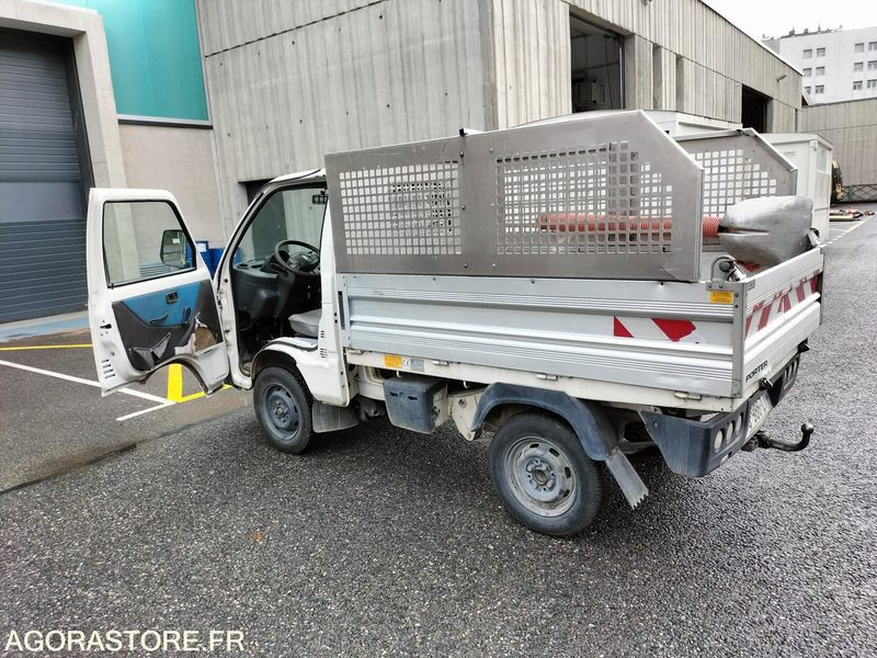 PIAGGIO PORTER - Autoutilitară basculantă: Foto 2 PIAGGIO PORTER - Autoutilitară basculantă: Foto 2