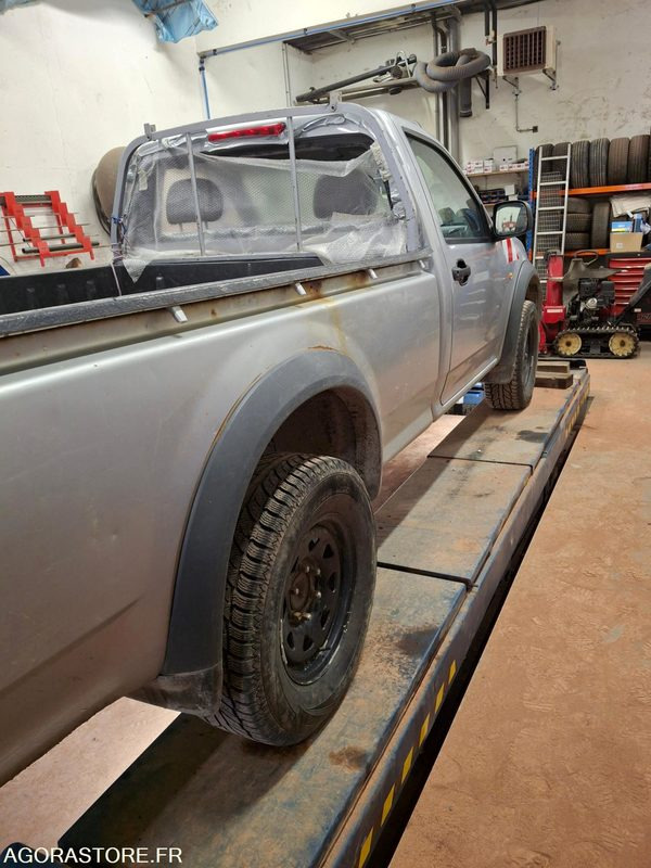 PICK UP D MAX ISUZU - Pick-up: Foto 4 PICK UP D MAX ISUZU - Pick-up: Foto 4