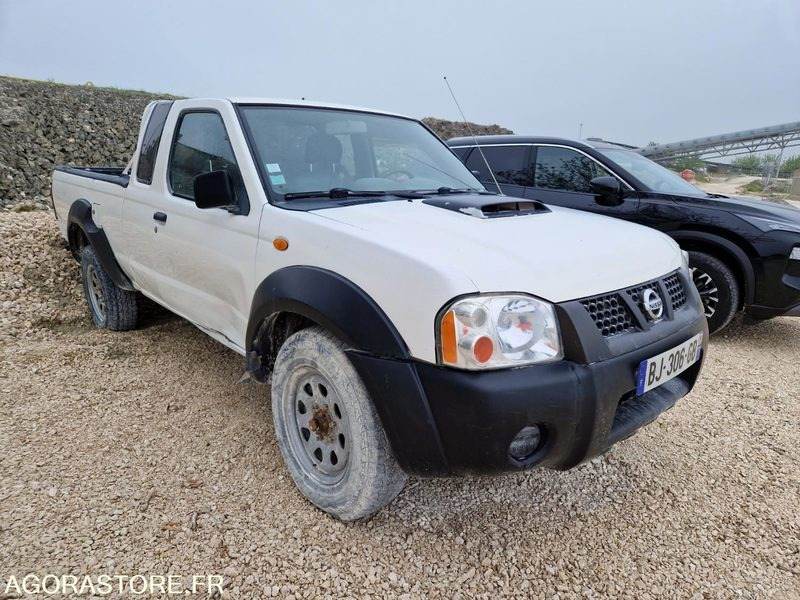 PICK UP NISSAN PNP 400 - BJ306GB - 2011 / 181 046 KM - Automobil: Foto 2 PICK UP NISSAN PNP 400 - BJ306GB - 2011 / 181 046 KM - Automobil: Foto 2