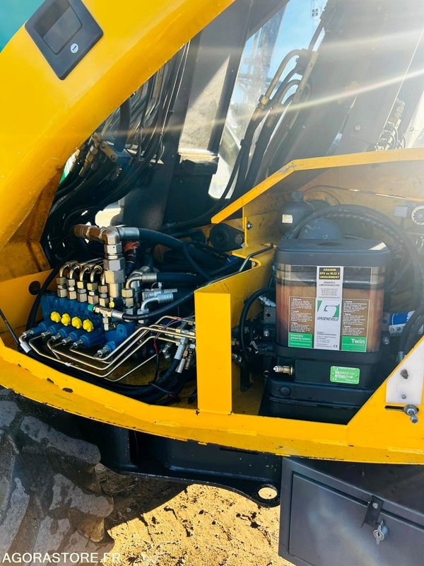 Pelle Mecalac 12MXT - 2004 - 4523 HEURES - Excavator: Foto 4 Pelle Mecalac 12MXT - 2004 - 4523 HEURES - Excavator: Foto 4