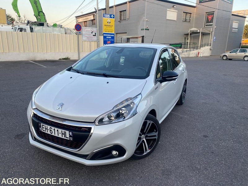 Peugeot 208 gt line - 2016 - 94384km - Automobil: Foto 3 Peugeot 208 gt line - 2016 - 94384km - Automobil: Foto 3
