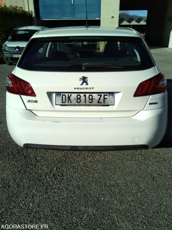 Peugeot 308 1.6 Blue Hdi 120 - 2014 - 168240 KM - Automobil: Foto 5 Peugeot 308 1.6 Blue Hdi 120 - 2014 - 168240 KM - Automobil: Foto 5