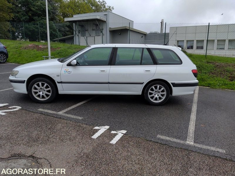 Peugeot 406 st pack sport break 2.2 essence 16v 160cv - Mașină break: Foto 2 Peugeot 406 st pack sport break 2.2 essence 16v 160cv - Mașină break: Foto 2