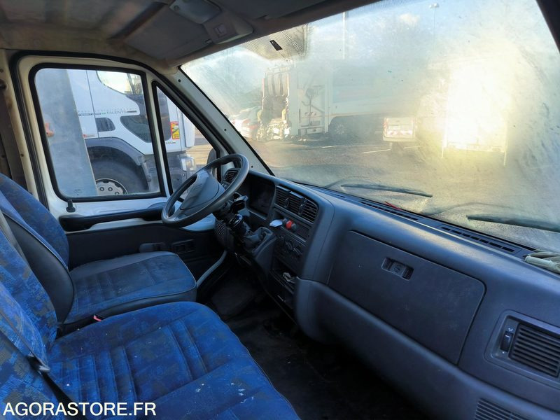 Peugeot Boxer double cabine - Autoutilitară cabină dublă, Autoutilitară cabină dublă: Foto 2 Peugeot Boxer double cabine - Autoutilitară cabină dublă, Autoutilitară cabină dublă: Foto 2