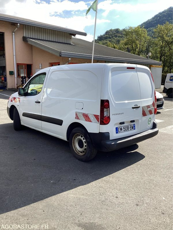 Peugeot Partner - 2017 - 259854kms - (P1006117) - Dubă: Foto 4 Peugeot Partner - 2017 - 259854kms - (P1006117) - Dubă: Foto 4