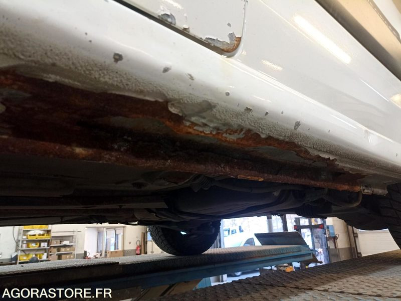 Peugeot Partner (pour pièces) - Autoutilitară compactă: Foto 4 Peugeot Partner (pour pièces) - Autoutilitară compactă: Foto 4