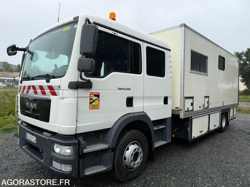 Porteur MAN TGM 15.250 cabine 7 places caisson base vie atelier hayon - 20500KM- - Camion furgon: Foto 1 Porteur MAN TGM 15.250 cabine 7 places caisson base vie atelier hayon - 20500KM- - Camion furgon: Foto 1