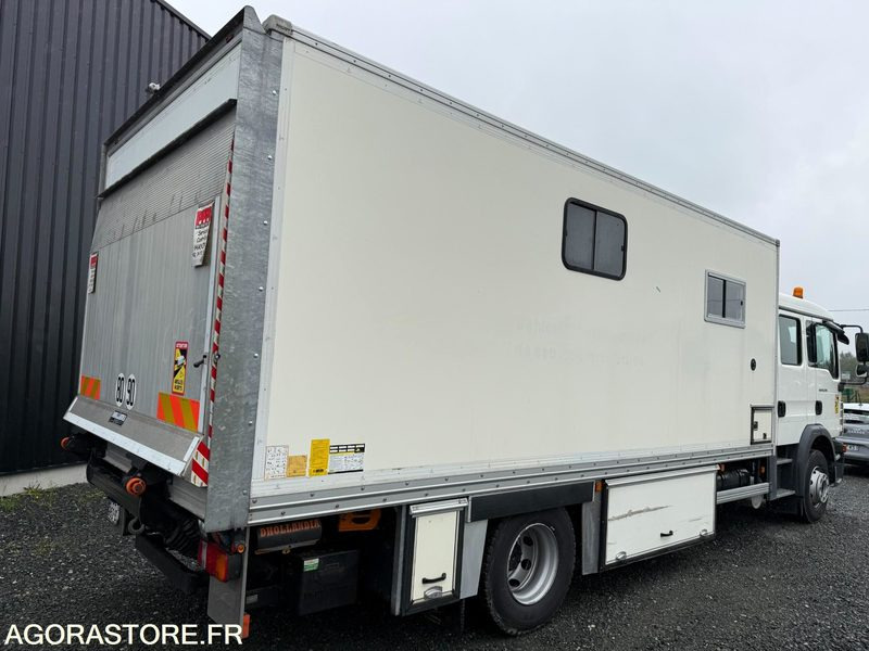 Porteur MAN TGM 15.250 cabine 7 places caisson base vie atelier hayon - 20500KM- - Camion furgon: Foto 2 Porteur MAN TGM 15.250 cabine 7 places caisson base vie atelier hayon - 20500KM- - Camion furgon: Foto 2