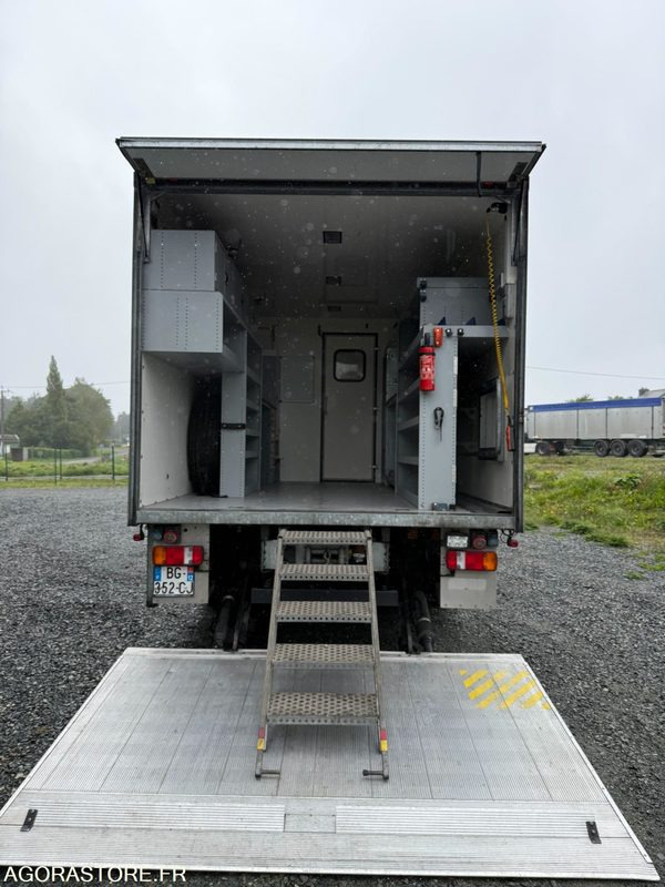 Porteur MAN TGM 15.250 cabine 7 places caisson base vie atelier hayon - 20500KM- - Camion furgon: Foto 4 Porteur MAN TGM 15.250 cabine 7 places caisson base vie atelier hayon - 20500KM- - Camion furgon: Foto 4