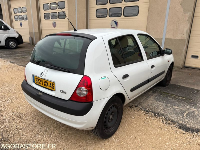 RENAULT CLIO - 2002 - 160000 KM - Automobil: Foto 3 RENAULT CLIO - 2002 - 160000 KM - Automobil: Foto 3