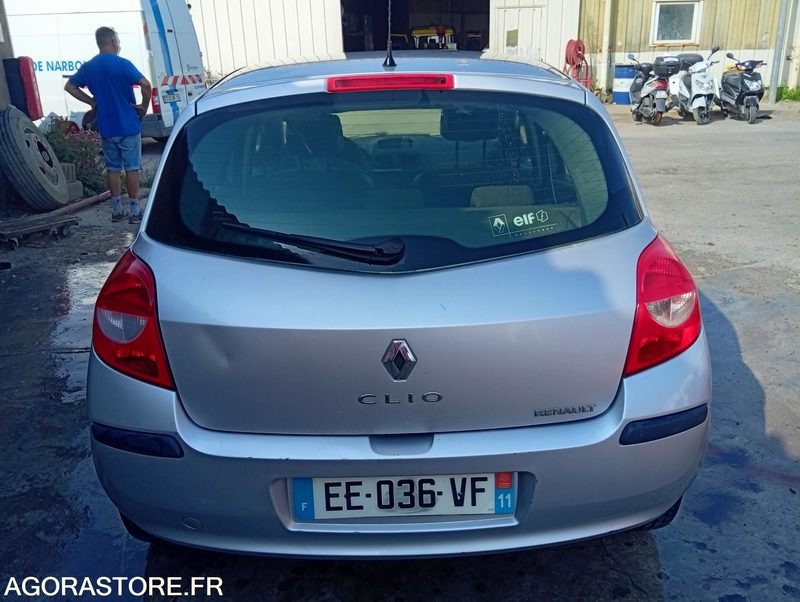 RENAULT CLIO 2005 156000km - Automobil: Foto 4 RENAULT CLIO 2005 156000km - Automobil: Foto 4