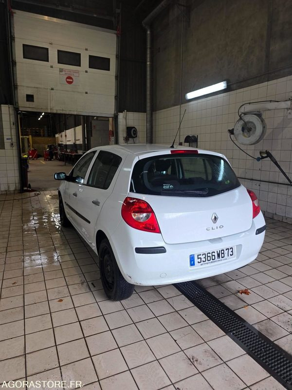 RENAULT CLIO - Automobil: Foto 1 RENAULT CLIO - Automobil: Foto 1