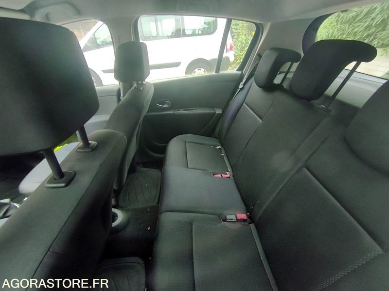 RENAULT CLIO III - Automobil: Foto 4 RENAULT CLIO III - Automobil: Foto 4