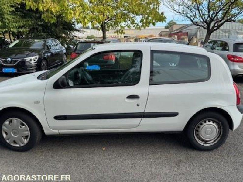 RENAULT CLIO SOCIETE - Automobil: Foto 2 RENAULT CLIO SOCIETE - Automobil: Foto 2