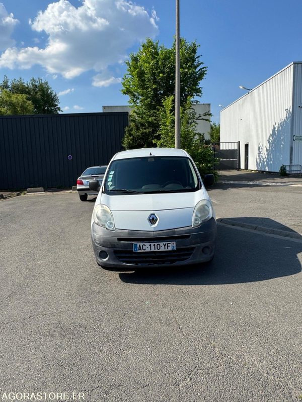 RENAULT KANGOO 1.6 90 ESSENCE - 31 000 KM - Autoutilitară compactă: Foto 5 RENAULT KANGOO 1.6 90 ESSENCE - 31 000 KM - Autoutilitară compactă: Foto 5