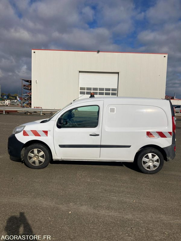 Autoutilitară compactă RENAULT KANGOO diesel - Année 2017 - 330 000 km: Foto 8