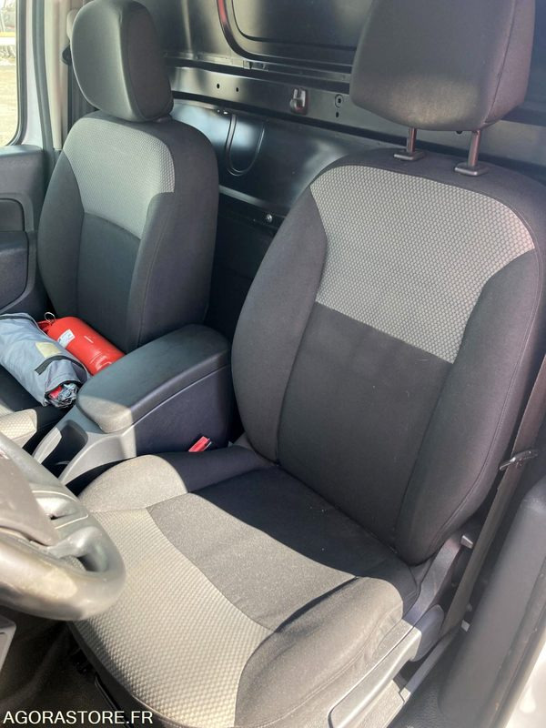 Autoutilitară compactă RENAULT KANGOO diesel - Année 2017 - 330 000 km: Foto 13