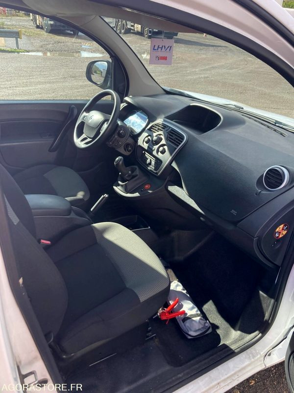 Autoutilitară compactă RENAULT KANGOO diesel - Année 2017 - 330 000 km: Foto 15