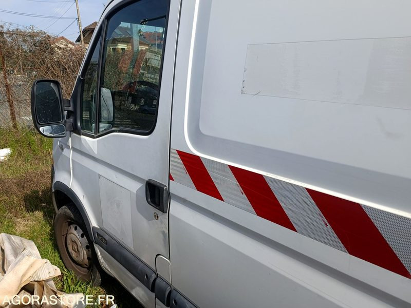RENAULT MASTER - 2004 - 185782km - Dubă: Foto 1 RENAULT MASTER - 2004 - 185782km - Dubă: Foto 1
