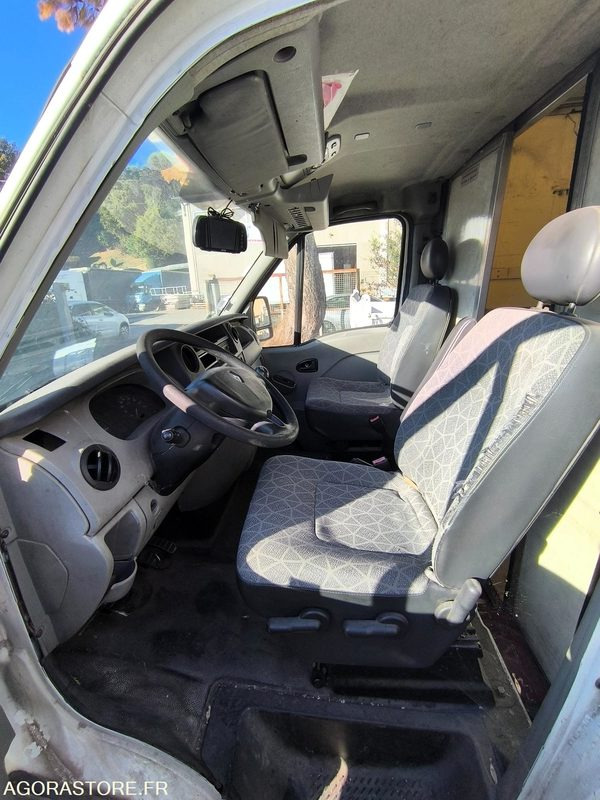 RENAULT MASTER II - 2010 - 363245 Kms - Dubă: Foto 4 RENAULT MASTER II - 2010 - 363245 Kms - Dubă: Foto 4