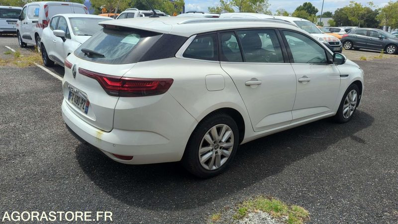 RENAULT MÉGANE 126390kms - 2021 - Mașină break: Foto 2 RENAULT MÉGANE 126390kms - 2021 - Mașină break: Foto 2